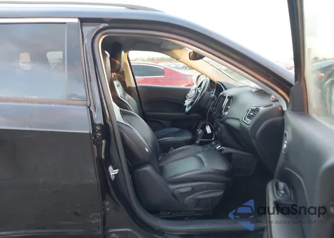 2018 Jeep Compass Limited 4X4 from USA, damaged, VIN 3C4NJDCB7JT333632